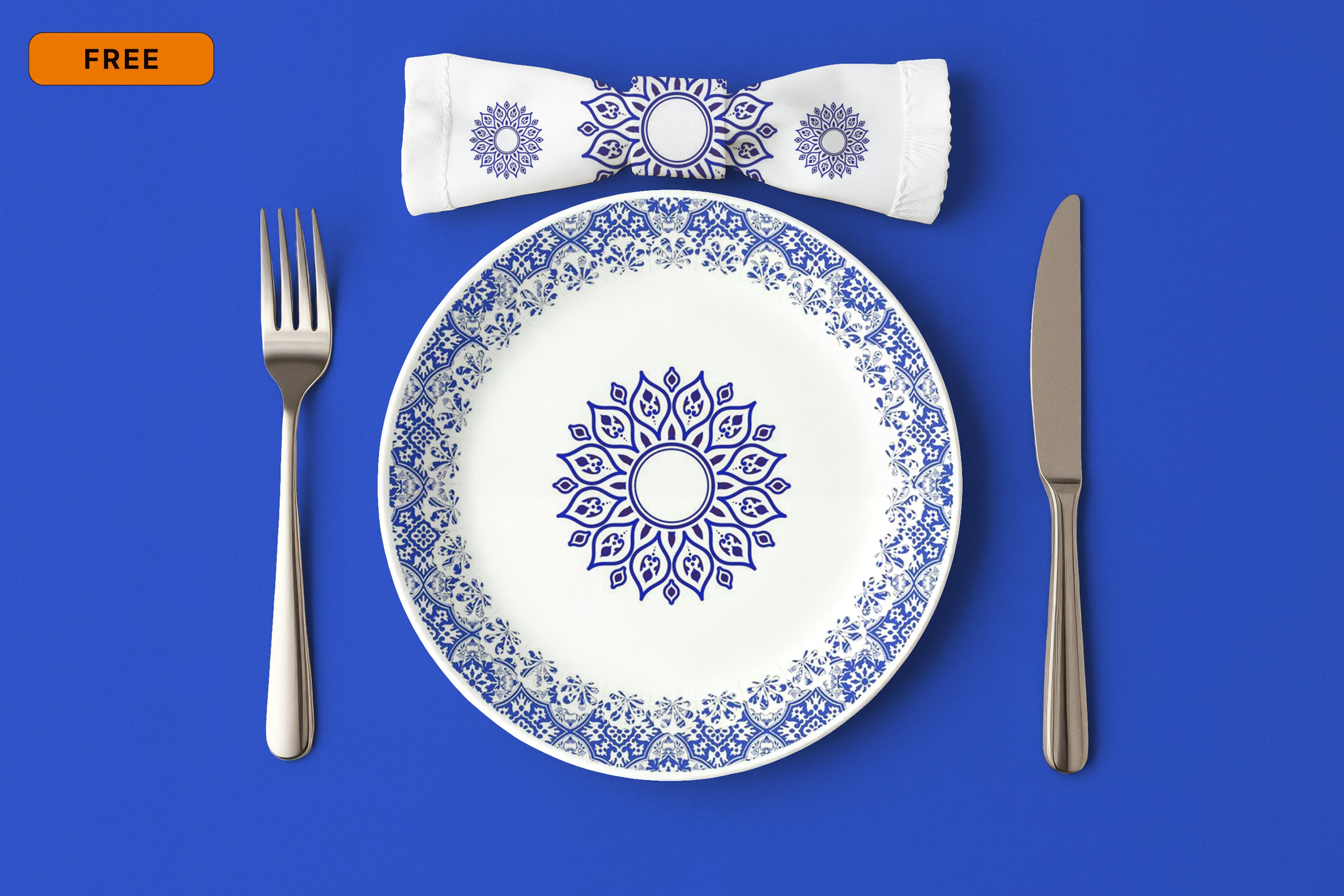 Free Ceramic Plate on Dining Table Mockup